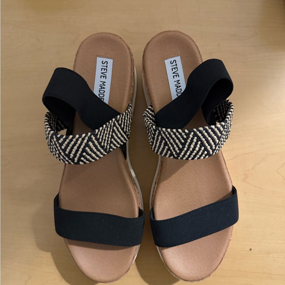 Steve Madden Black and Cream Platform Sandals